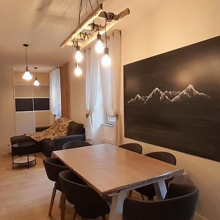 Très bel appartement T3 HYPER CENTRE ENTIEREMENT RENOVE EN 2022 Luz-Saint-Sauveur Esterno foto